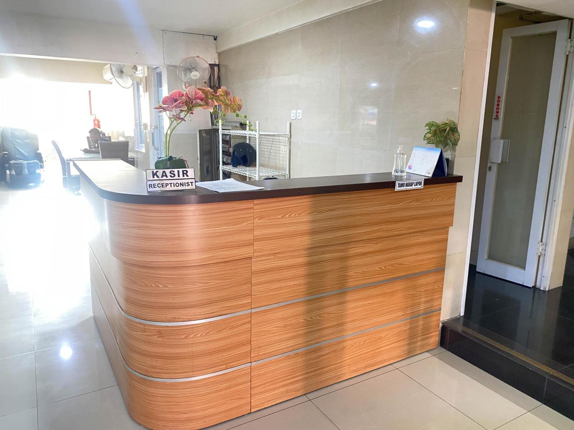 Penginapan Star Ambon Mitra Reddoorz Ngoại thất bức ảnh